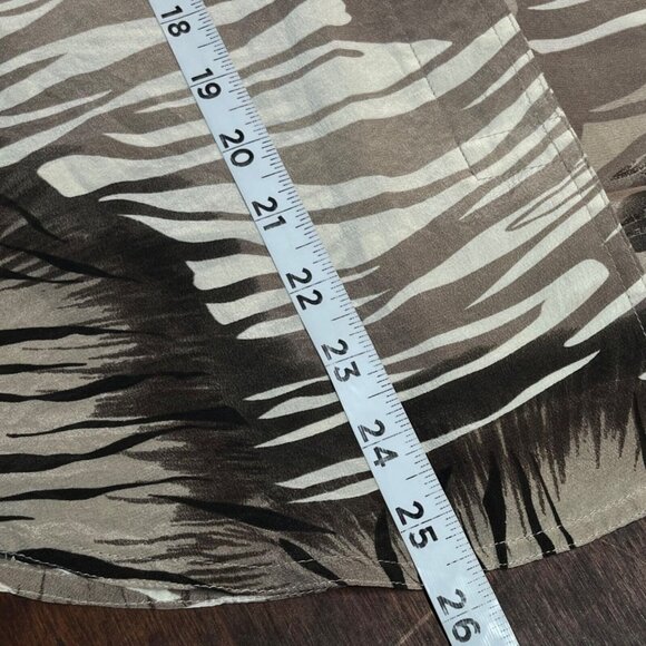 Abstract Silk Button Blouse Top Womens Medium Animal Print Tropical Safari Artsy - Picture 7 of 8